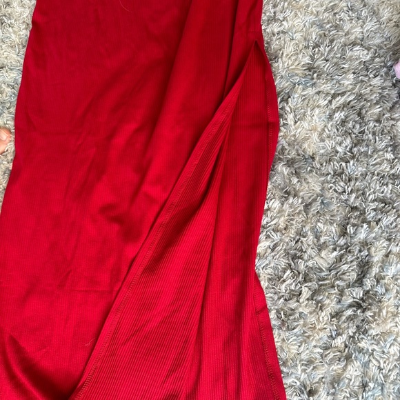 Lulu’s red, ribbed, cut out, midi dress with slit - Picture 5 of 7